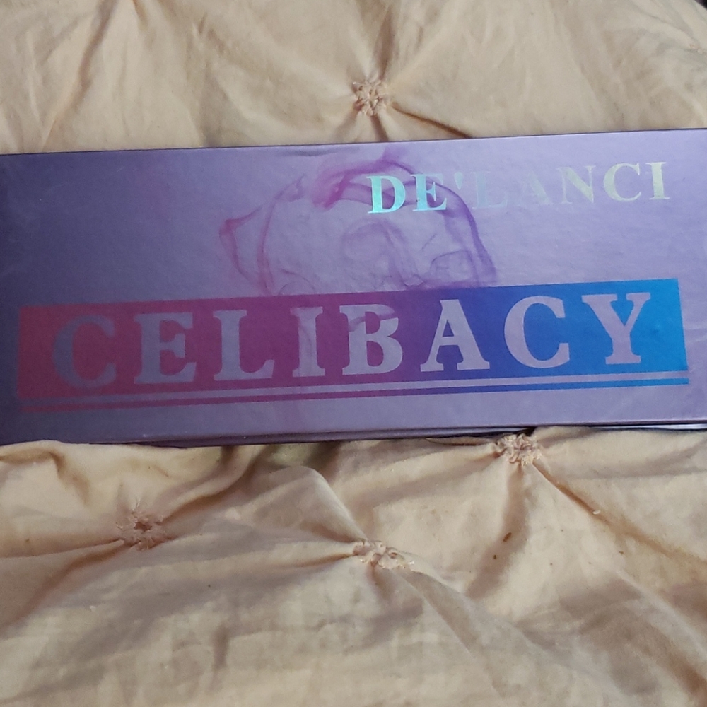 De'Lanci Celibacy 12 pan eyeshadow palette